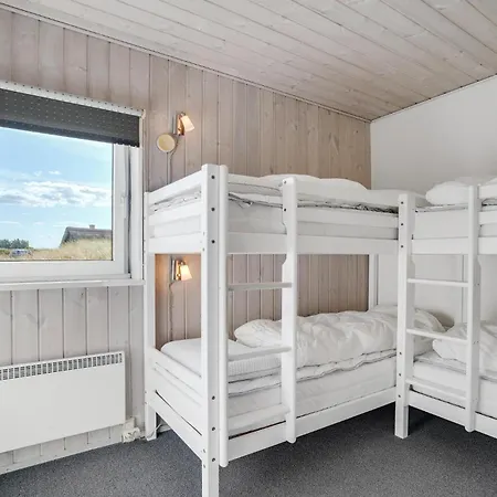 Дом отдыха Cozy In Hvide Sande With Sauna Bjerregard